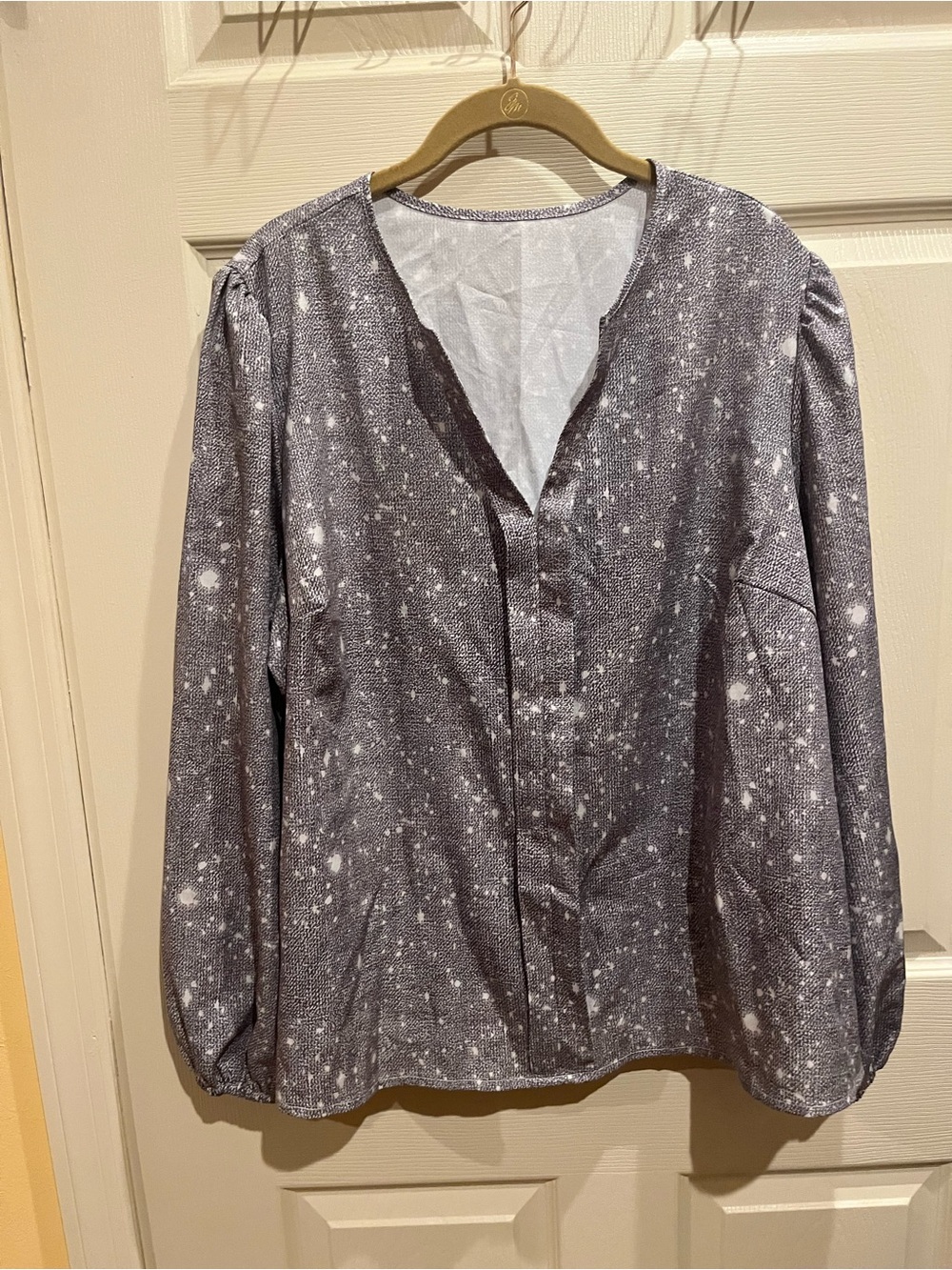 Women's Long-Sleeve V-Neck Blouse in Heather Gray with Speckle Print